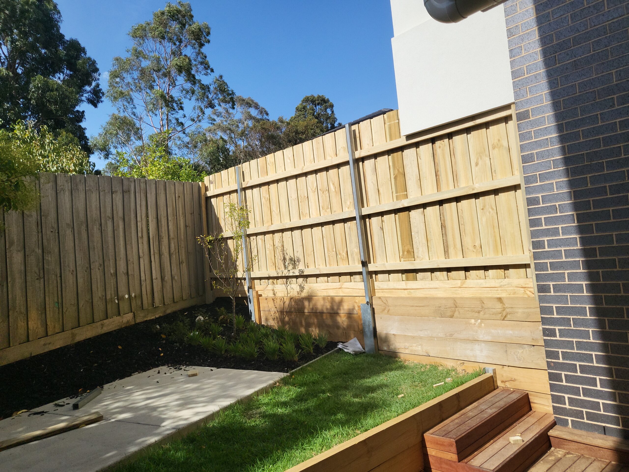 https://gravityfencing.com.au/services/timber-fencing/