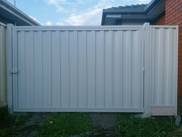 Melbourne weather colorbond fences