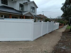 fence repair vs replacement