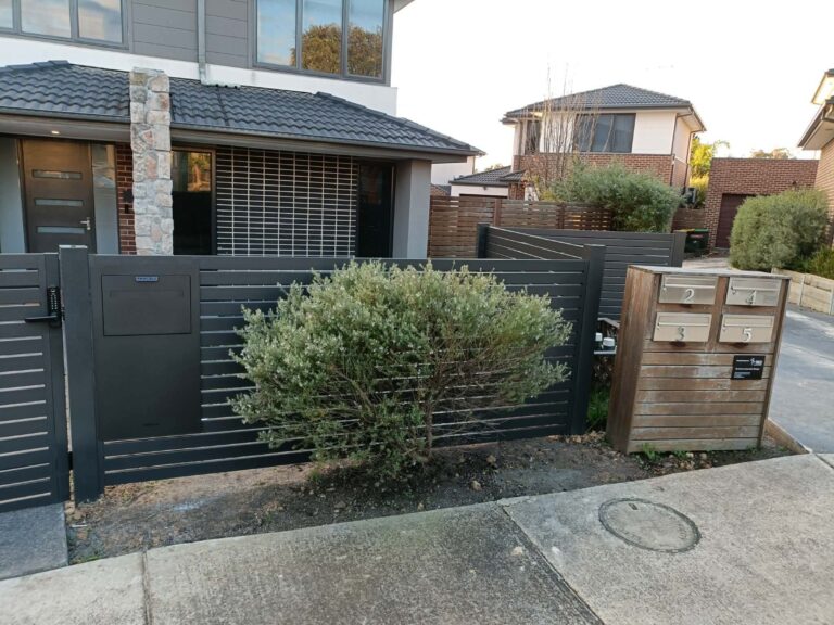 Modern aluminium slat fence in Melbourne.
